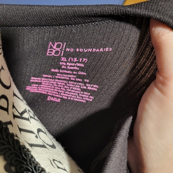 No Boundaries Black V-Neck Long Sleeve Top - Picture 3 of 3